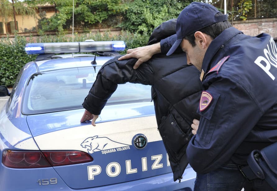Dal Nord Ovest - Aggredisce due donne: arrestato per rapina e violenza sessuale