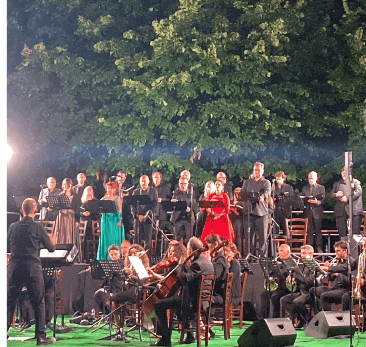 Verduno apre l’estate con Verdi: sul Belvedere torna la grande opera all’aperto